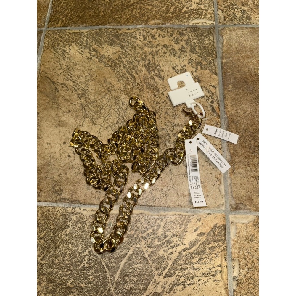 A New Day Womens Gold Tone Curb Chain Belt Large NWT Lobster Clasp Adjustable